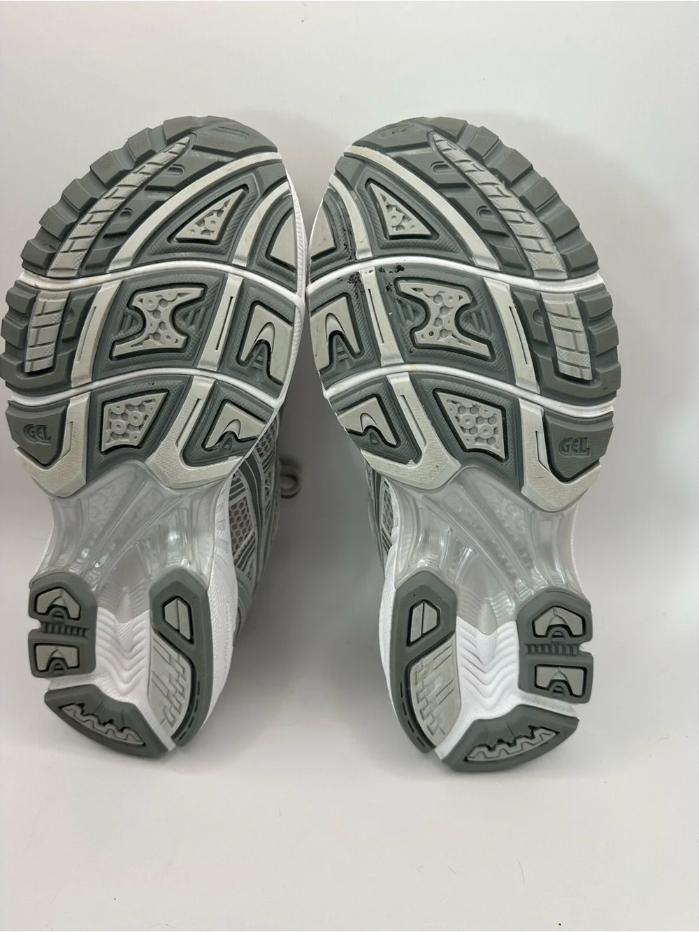 ASICS GEL-Kayano 14 Women’s Running Shoes Cloud Grey Clay Grey Size 8 Sneakers